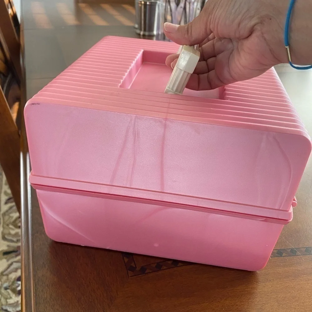 VINTAGE SASSABY pink make up organizer/ storage train case.pre-owned model 101 - Picture 7 of 11